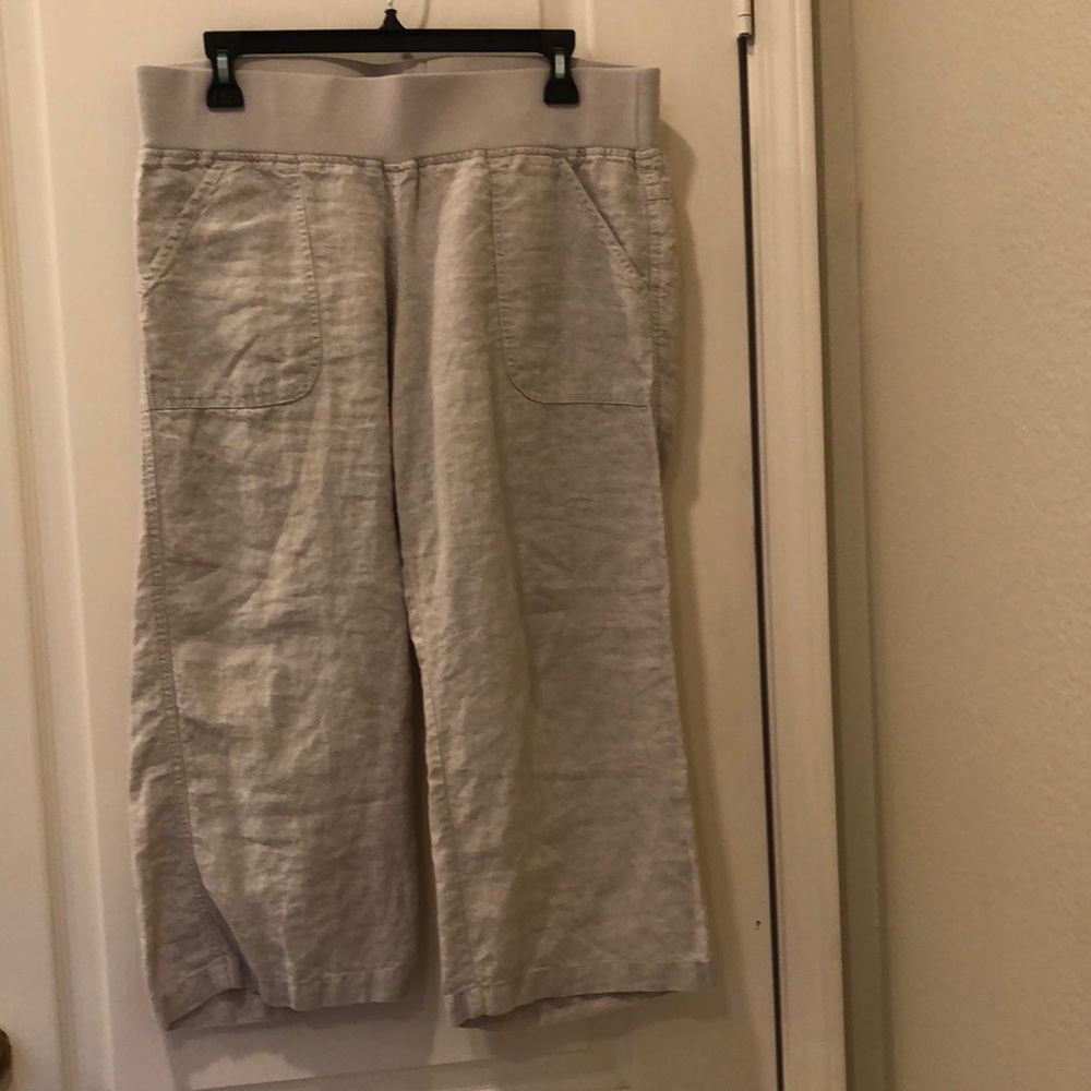 Very light and comfy crop linen pants.  Never worn.